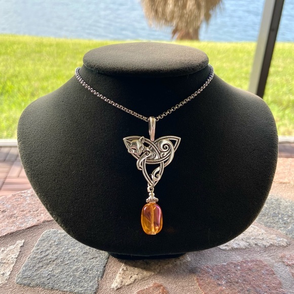 Celtic cat knot orange aura crystal steel necklace - Picture 4 of 12